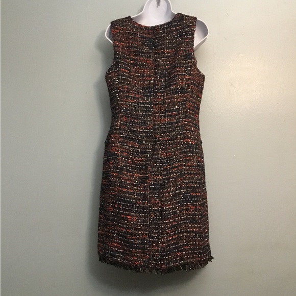 Elegant Tweed Sleeveless Dress - Picture 2 of 15